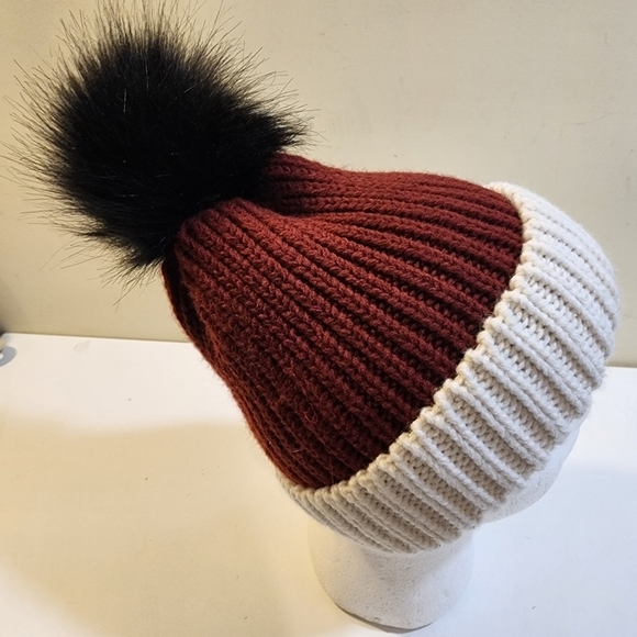 Steve Madden red pompón beanie winter hat - Picture 6 of 9